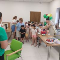 Dzieci przybyłe na Święto Spółdzielczości do Oddziału w Promnie