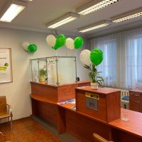 Sala operacyjna Banku ozdobiona balonami z okazji Święta Spółdzielczości Bankowej