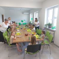 Dzieci przybyłe na Święto Spółdzielczości do Oddziału w Głowaczowie