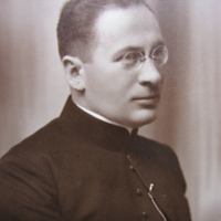 Ks. Stanisław Jakóbowski proboszcz parafii Białobrzegi. Długoletni działacz w Zarządzie Banku również jako Prezes