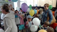 Uśmiechnięte Dzieci z Przedszkolankami