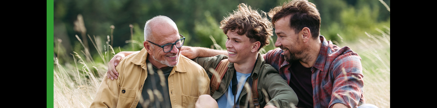 Uśmiechnięci mężczyźni